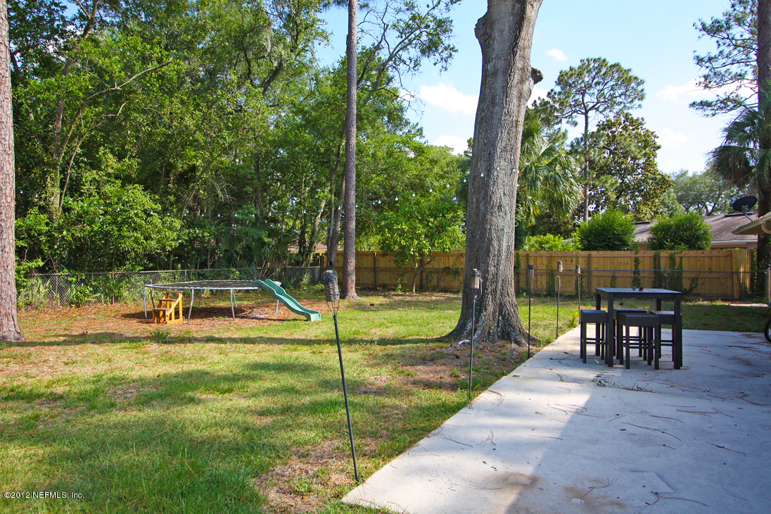 819 Barbados Road Jacksonville, FL 32216 - Photo 18 of 20 Backyard