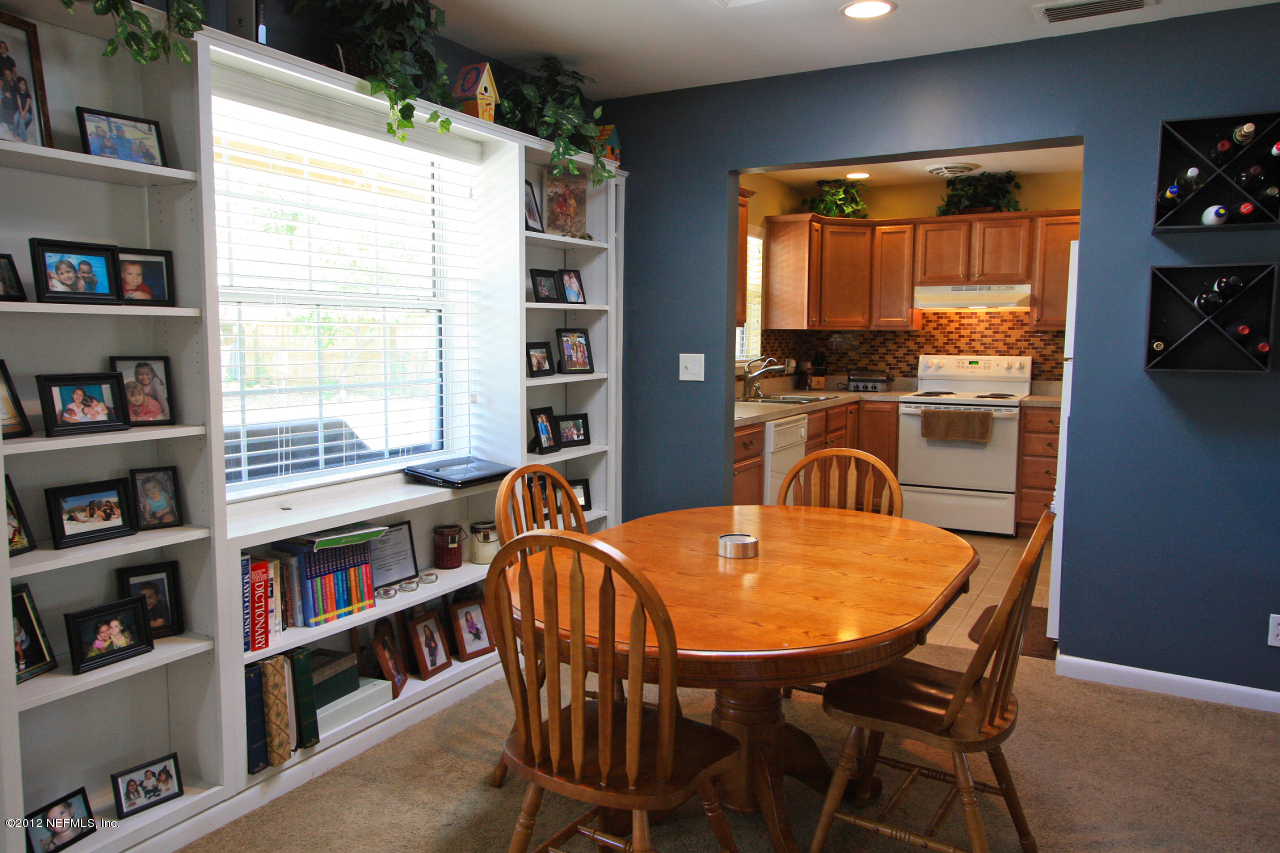 819 Barbados Road Jacksonville, FL 32216 - Photo 4 of 20 Dining Room