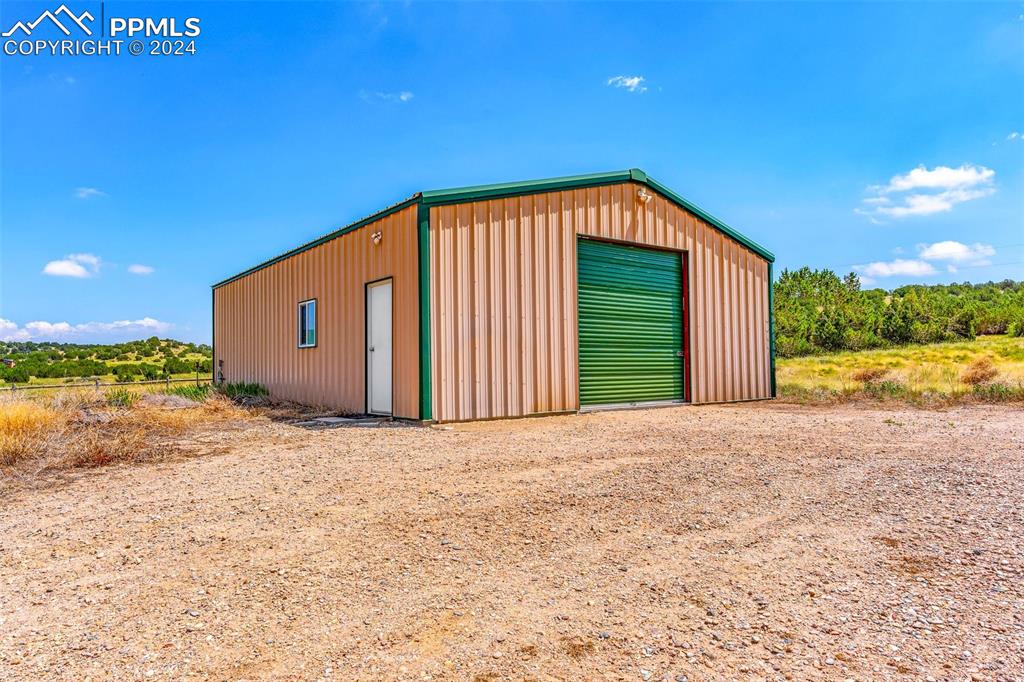 1747 Newton Road Pueblo, CO 81005 - Photo 44 of 50 a view of a backyard of a house