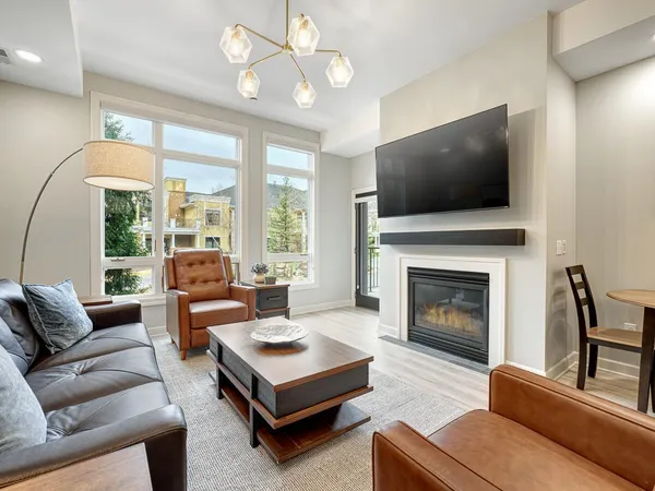 $489,000 | 701 Linden Street, Unit 105, Mendota Heights, MN 55118