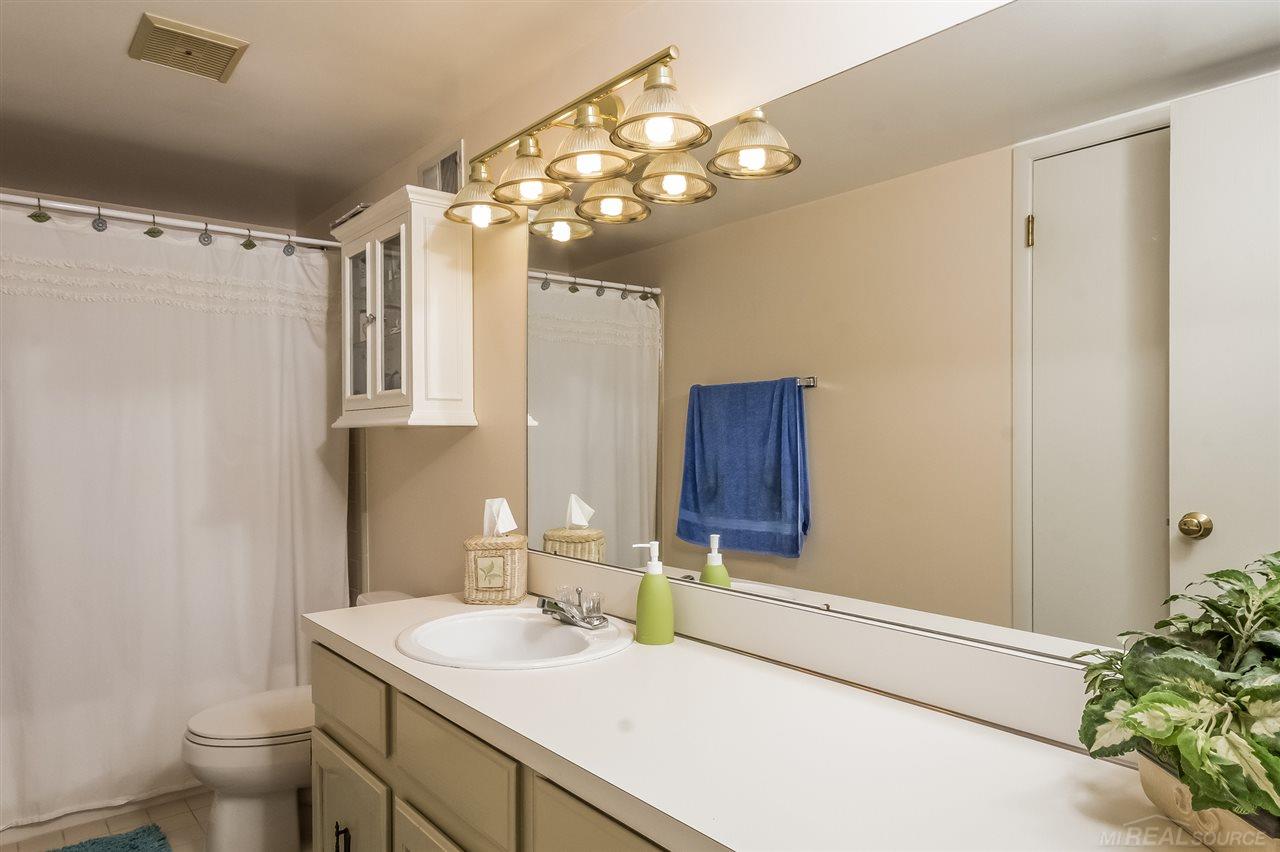 849 Dumont Place Rochester Hills, MI 48307 - Photo 37 of 50