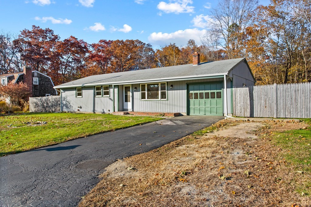 25 Westfield Road Attleboro, MA 02703 - Photo 3 of 29 Gallery Image 3