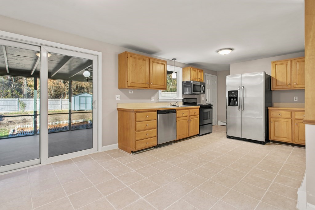 25 Westfield Road Attleboro, MA 02703 - Photo 9 of 29 Gallery Image 9