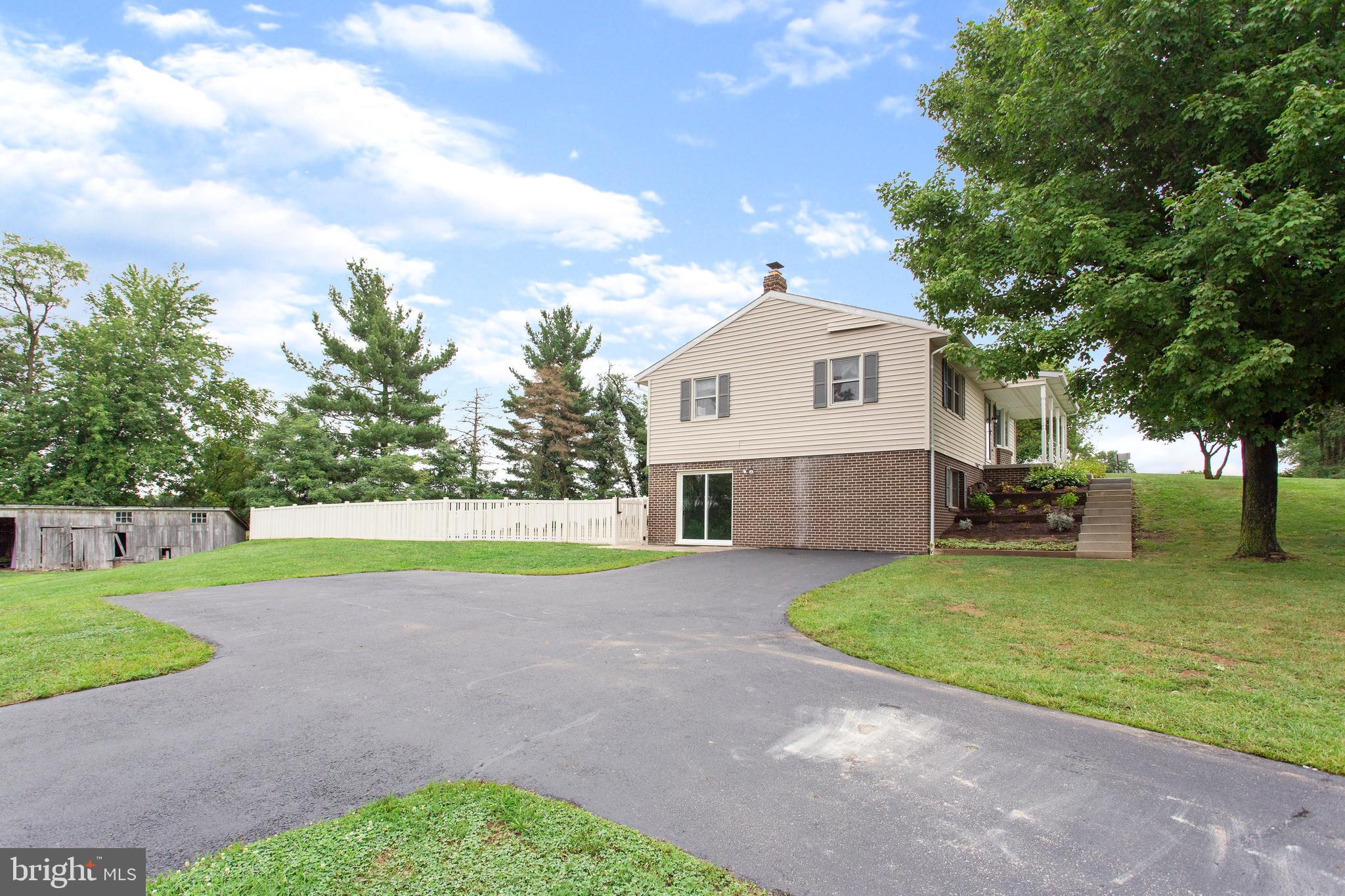 5229 Admire Road Thomasville, PA 17364 - Photo 3 of 37 Gallery Image 3