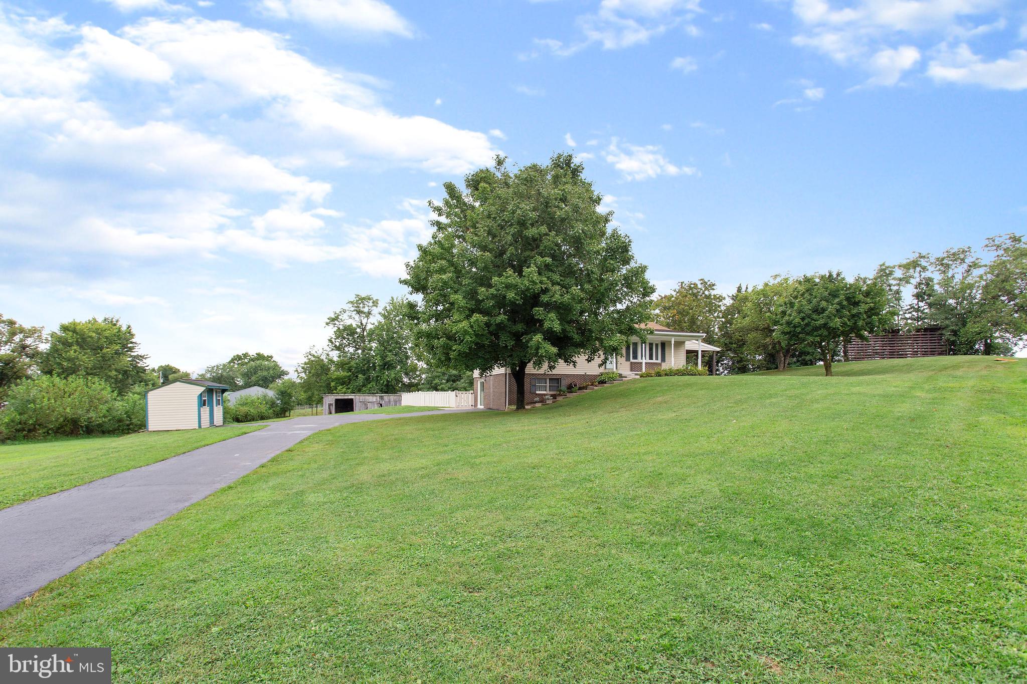 5229 Admire Road Thomasville, PA 17364 - Photo 4 of 37 Gallery Image 4