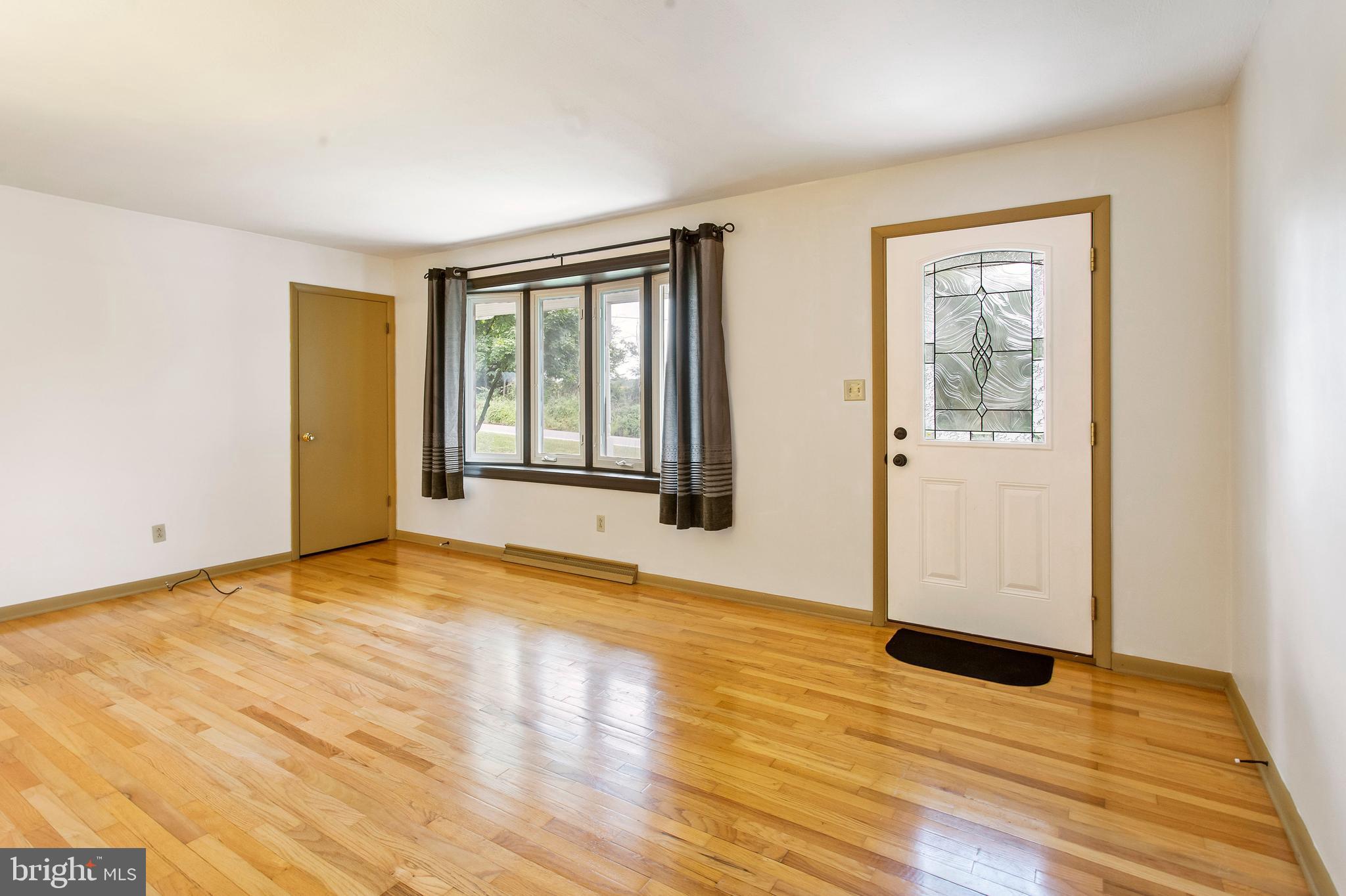 5229 Admire Road Thomasville, PA 17364 - Photo 6 of 37 Gallery Image 6