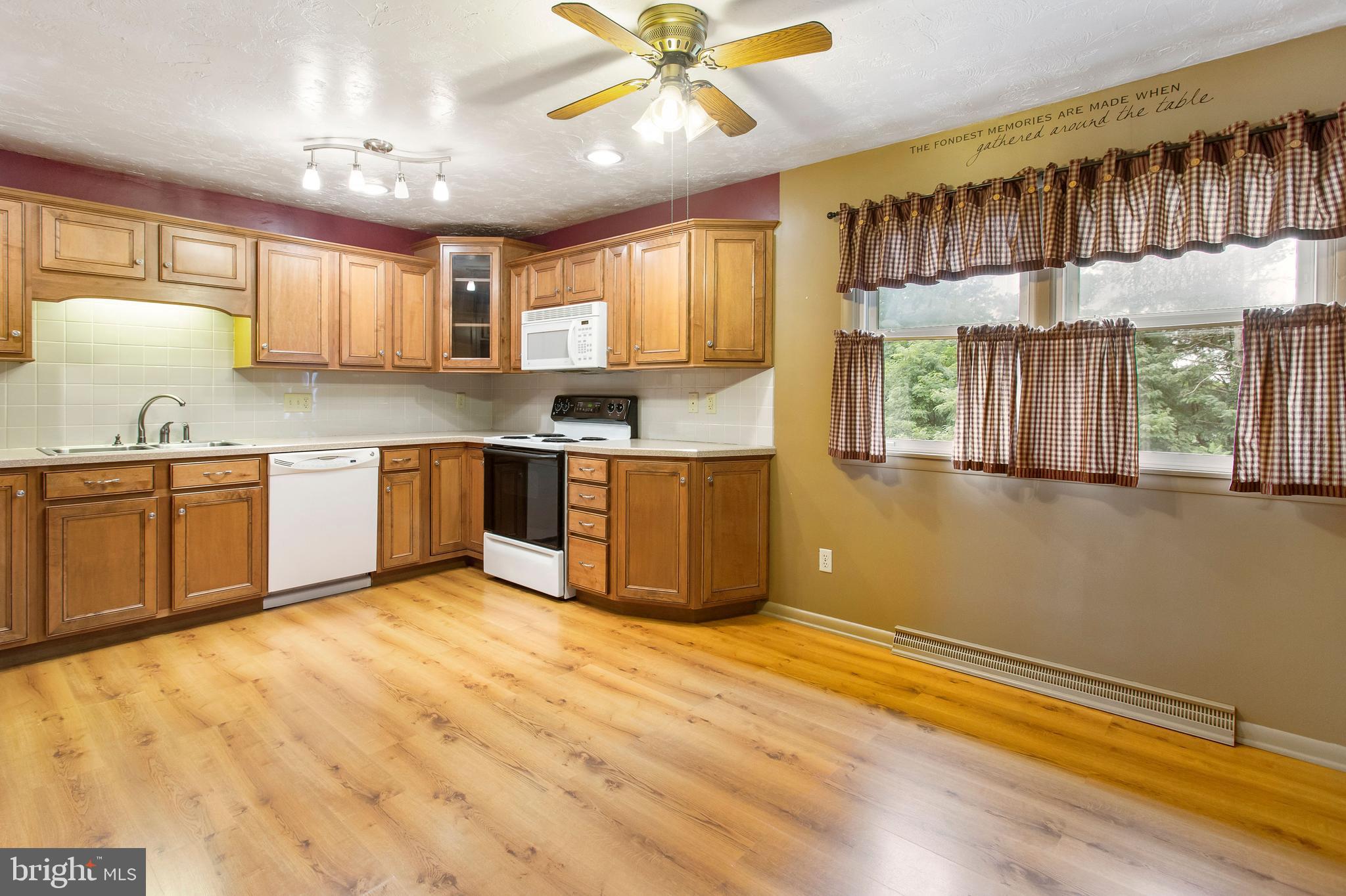 5229 Admire Road Thomasville, PA 17364 - Photo 8 of 37 Gallery Image 8