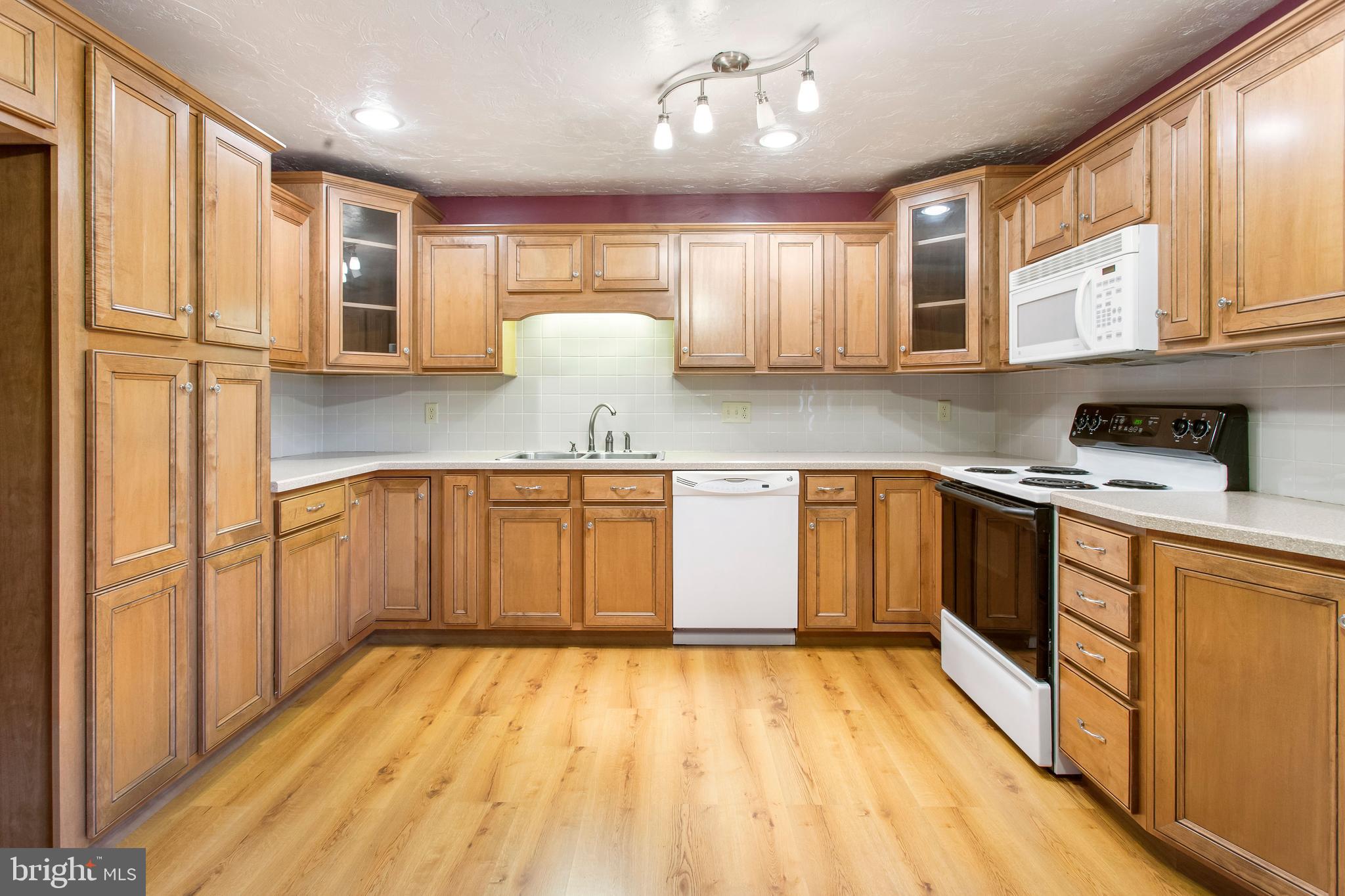 5229 Admire Road Thomasville, PA 17364 - Photo 10 of 37 Gallery Image 10
