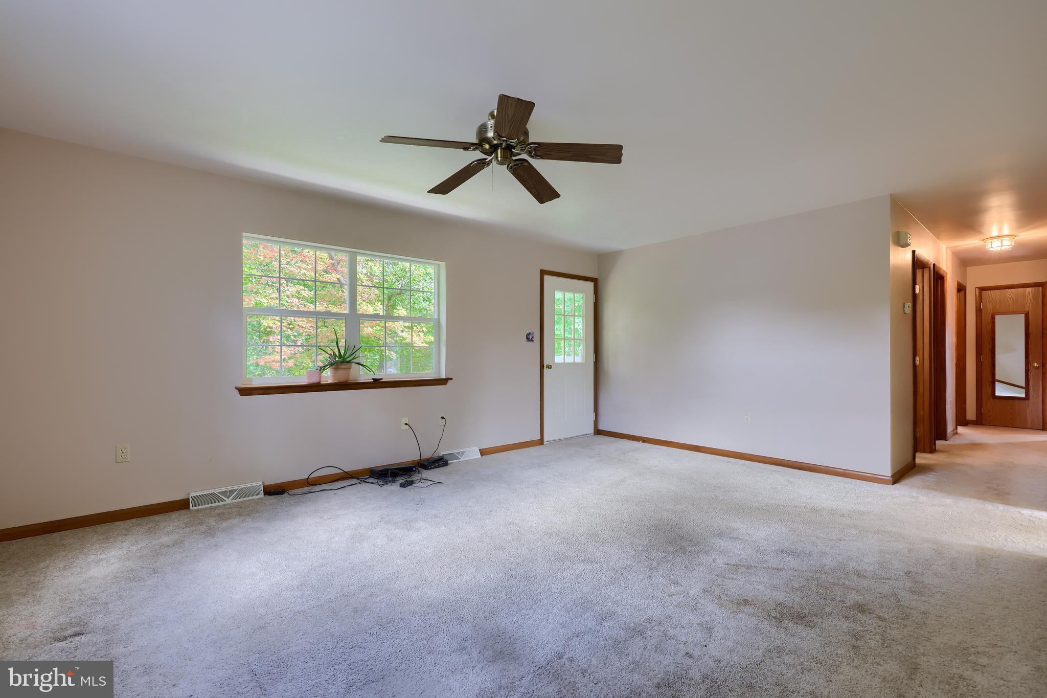 1065 Gebhart Road Windsor, PA 17366 - Photo 5 of 38 Gallery Image 5