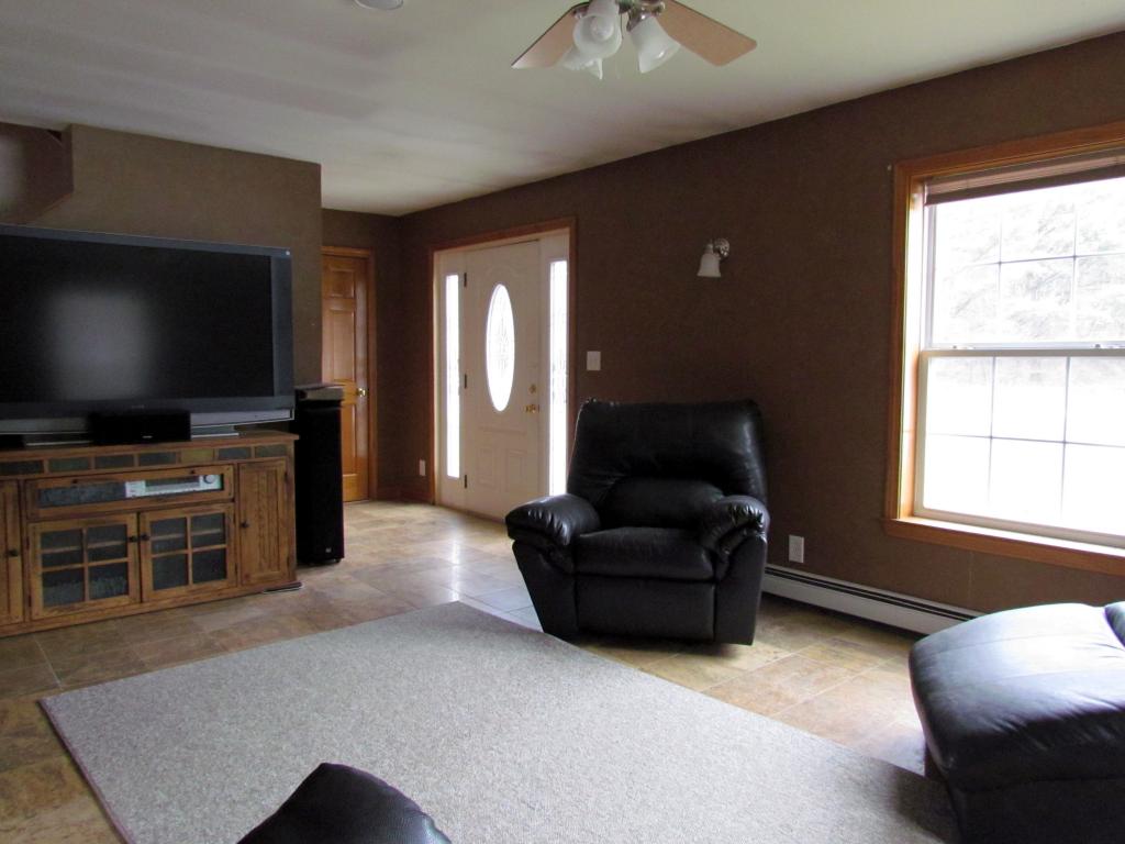 24 Country Lane Swanton, VT 05478 - Photo 4 of 24 Gallery Image 4