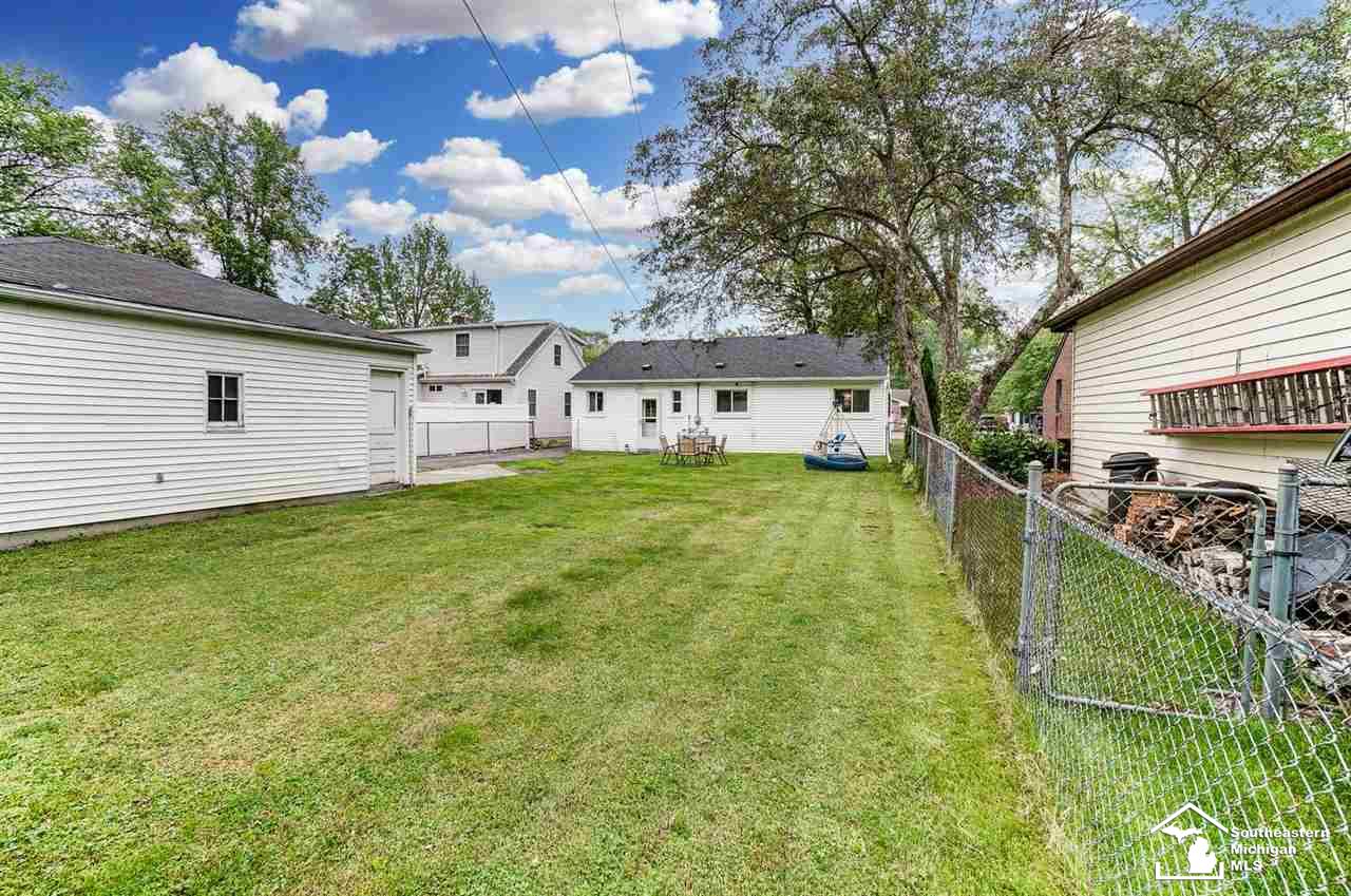 2237 Vivian Road Monroe, MI 48162 - Photo 22 of 26 50043845-21.JPG