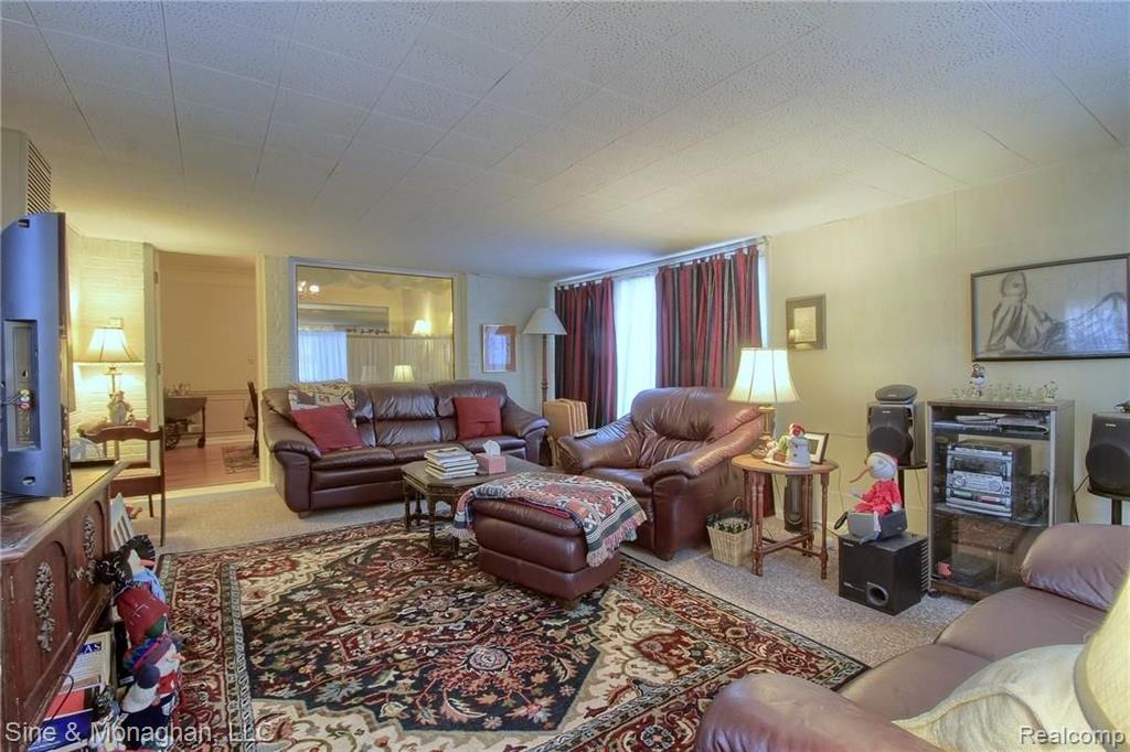 319 Lothrop Road Grosse Pointe Farms, MI 48236 - Photo 14 of 29