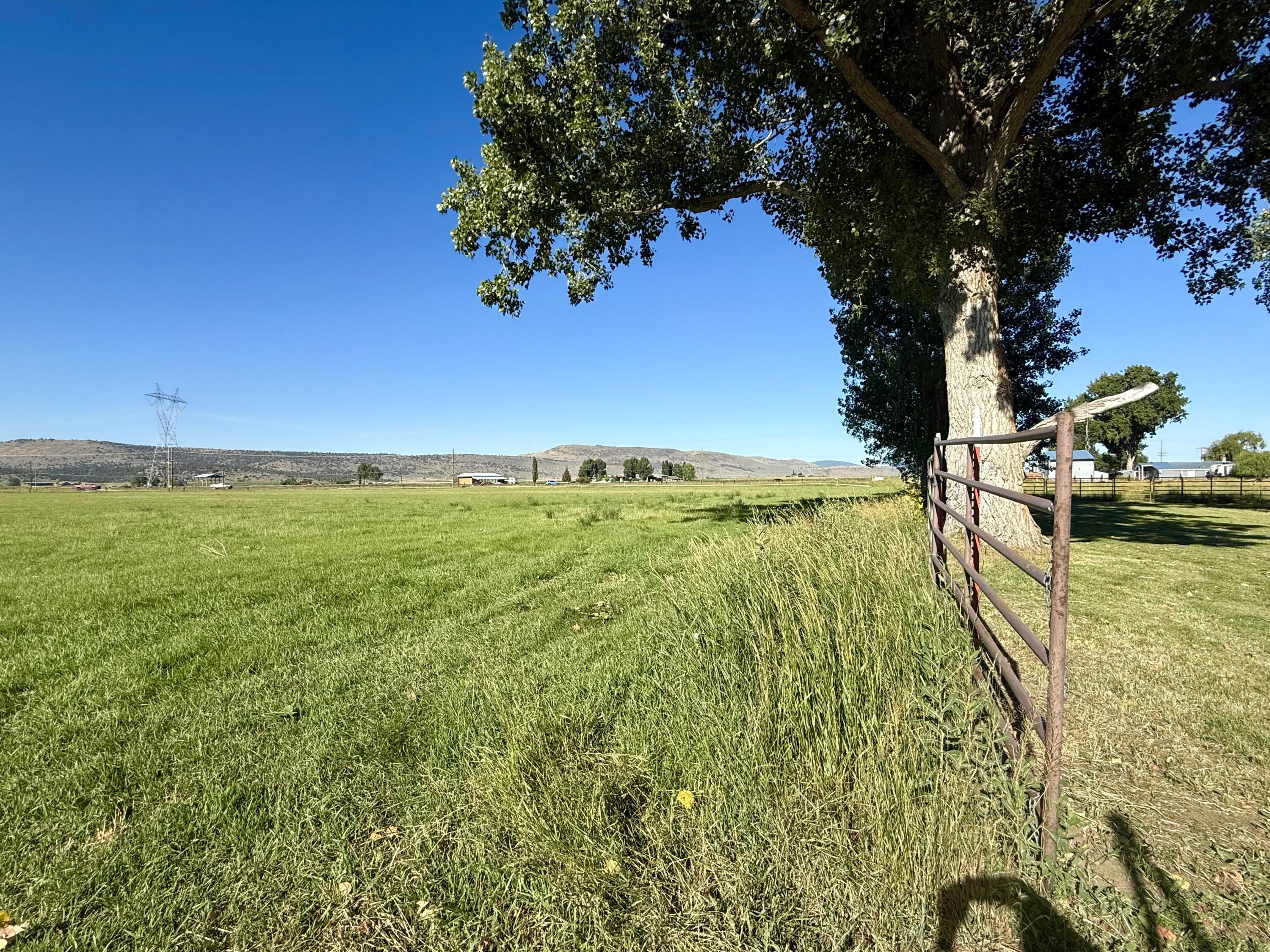 7992 Elliott Road Klamath Falls, OR 97603 - Photo 18 of 67 IMG_5511