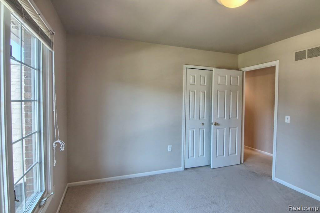 375 Jonathan Drive Rochester, MI 48307 - Photo 20 of 30 2nd_Bedroom_2nd_View.jpg