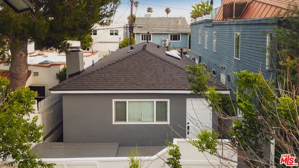 $5,995 | 806 Navy Street, Santa Monica, CA 90405