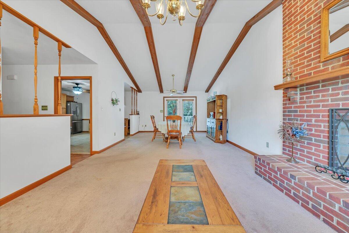 165 Fox Fire Cloverdale, VA 24077 - Photo 10 of 54 10-MIB07179