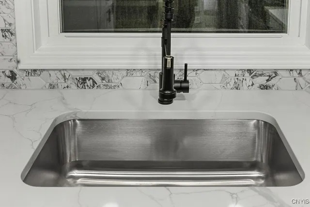 $314,999 | 219 Barrington Road, Syracuse, NY 13214