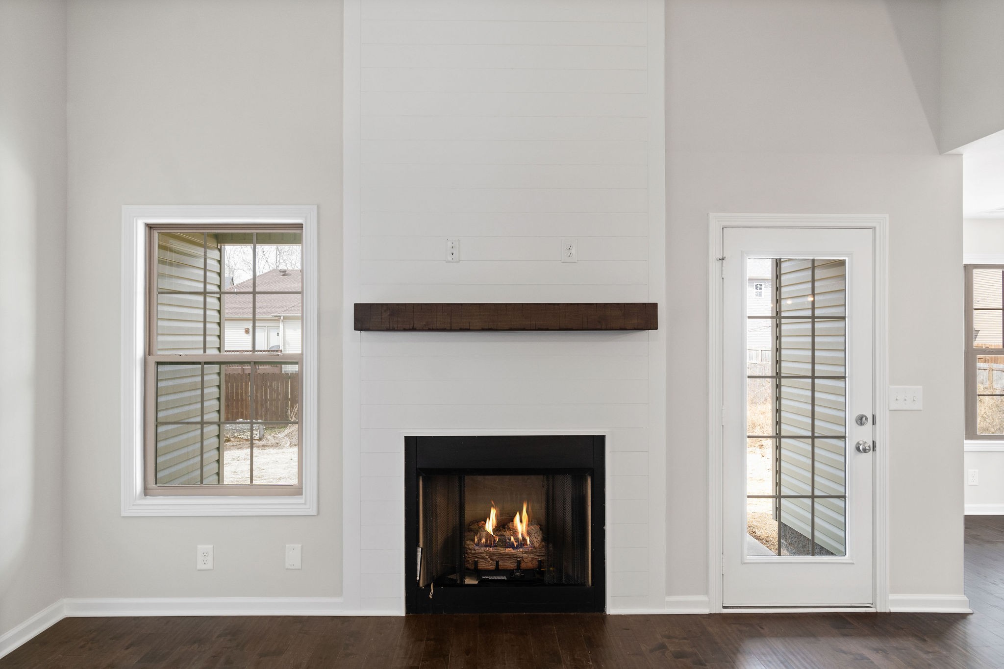 830 Butts Road Clarksville, TN 37042 - Photo 4 of 22 Gallery Image 4