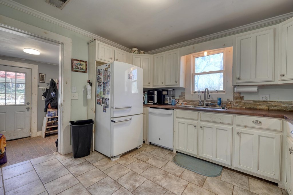 760 Kingtown Street Blue Ridge, GA 30513 - Photo 11 of 48