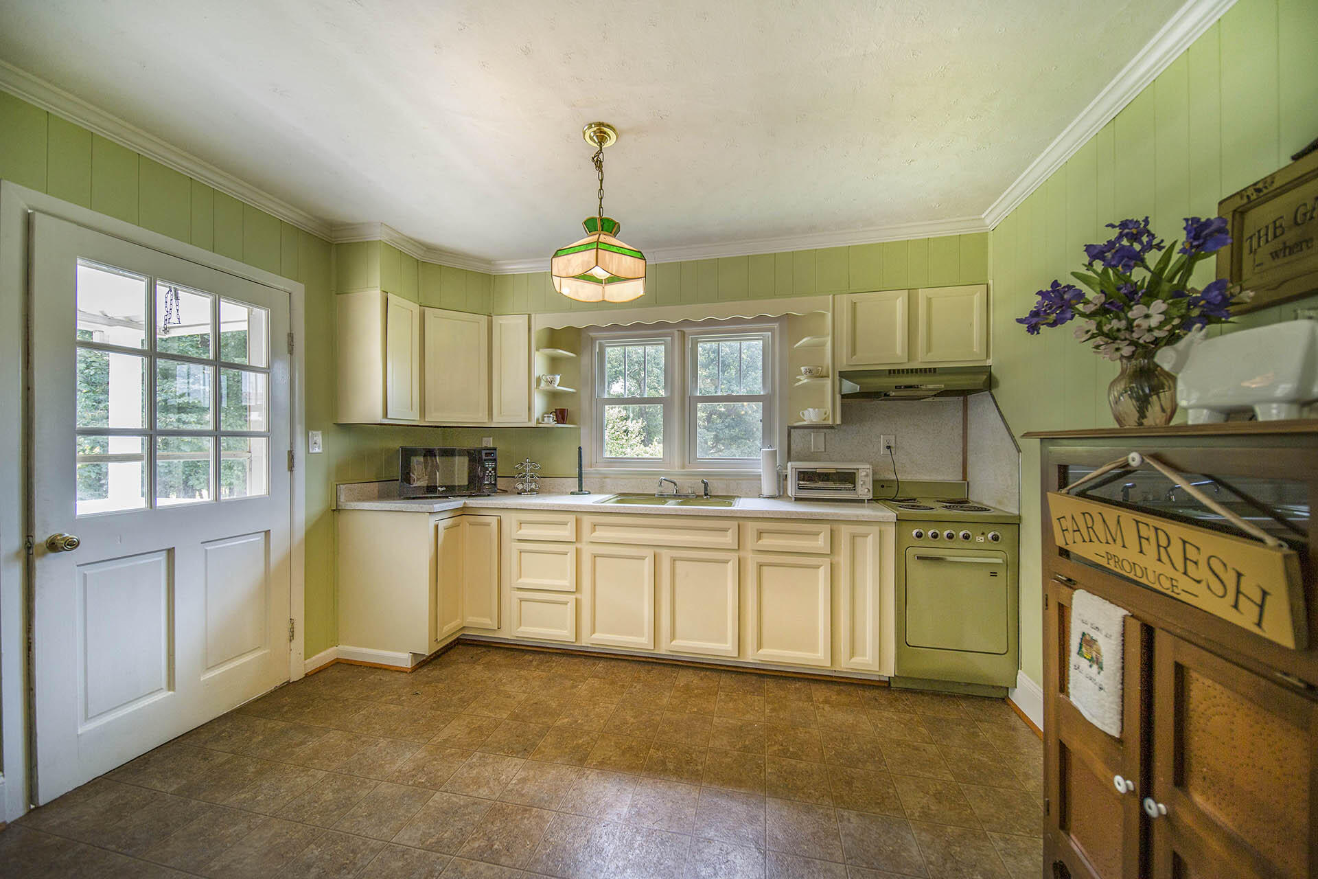9606 Dickerson Mill Road Moneta, VA 24121 - Photo 12 of 25 Kitchen