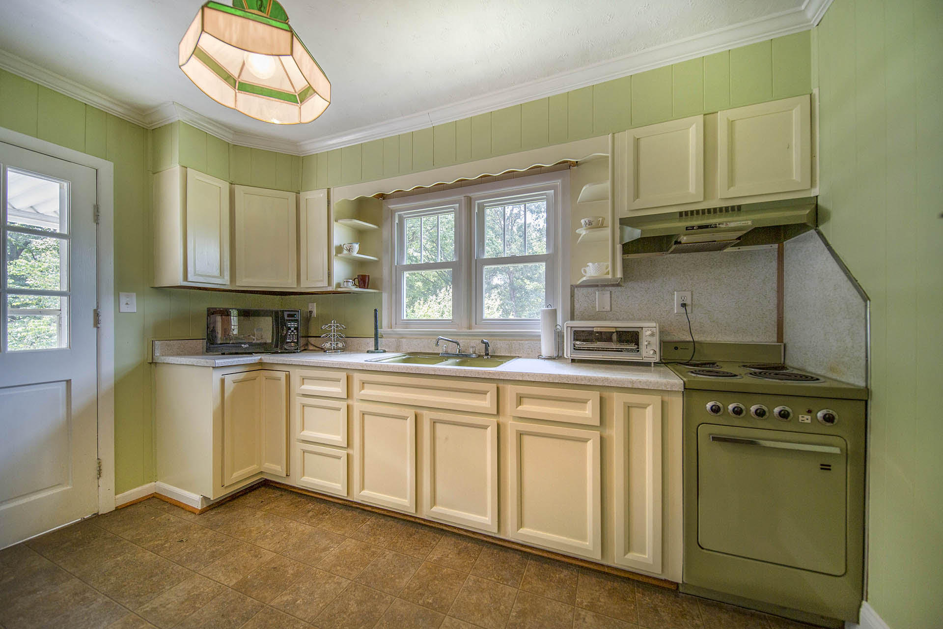 9606 Dickerson Mill Road Moneta, VA 24121 - Photo 13 of 25 Kitchen