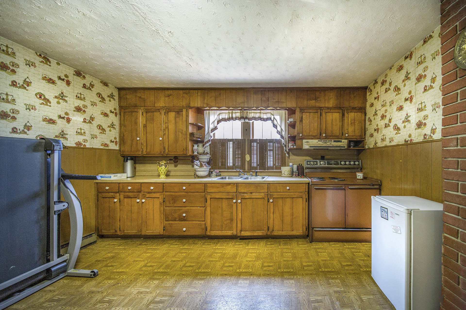 9606 Dickerson Mill Road Moneta, VA 24121 - Photo 17 of 25 Additional Kitchen