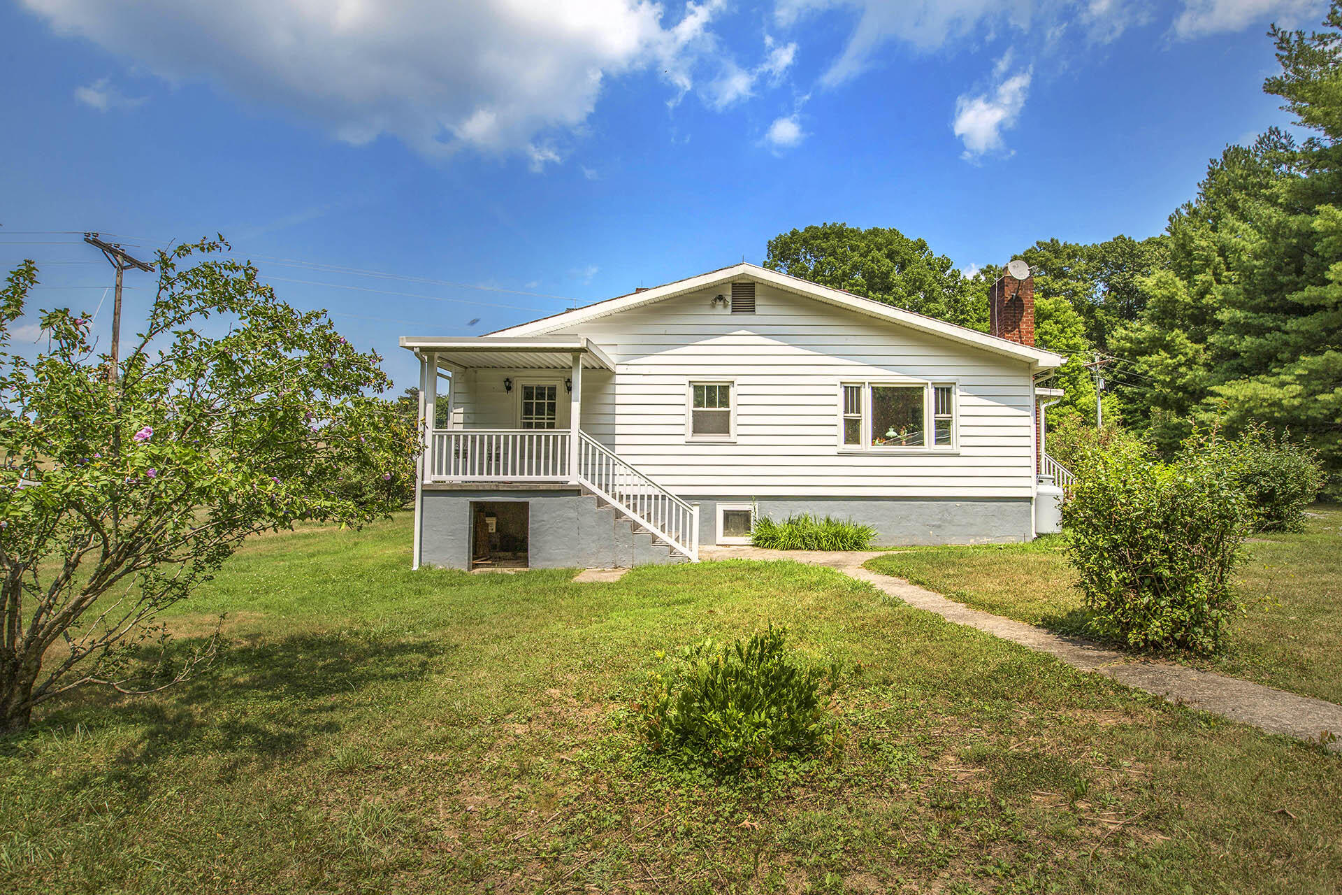 9606 Dickerson Mill Road Moneta, VA 24121 - Photo 20 of 25 Rear View