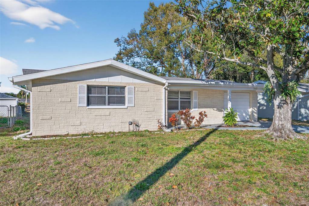 7547 Cumber Drive New Port Richey, FL 34653 - Photo 2 of 60