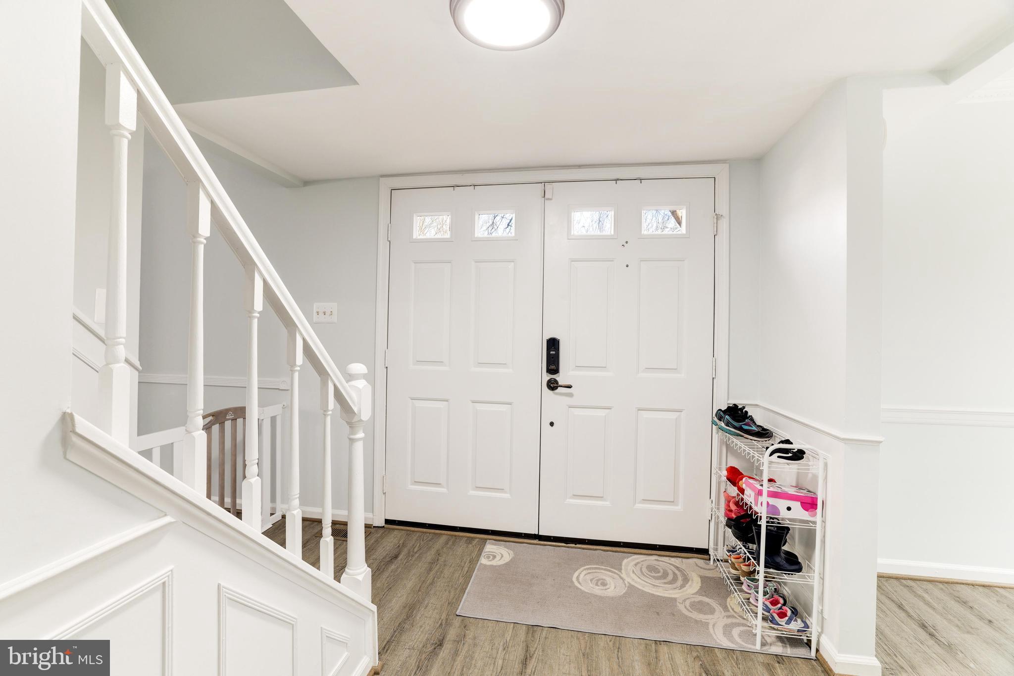 6241 Rathlin Drive Springfield, VA 22152 - Photo 4 of 45
