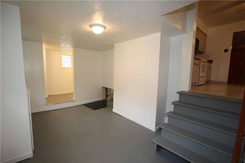 2620 Douglas Run Road Elizabeth, PA 15037 - Photo 20 of 25 Large 15x10 Entry
