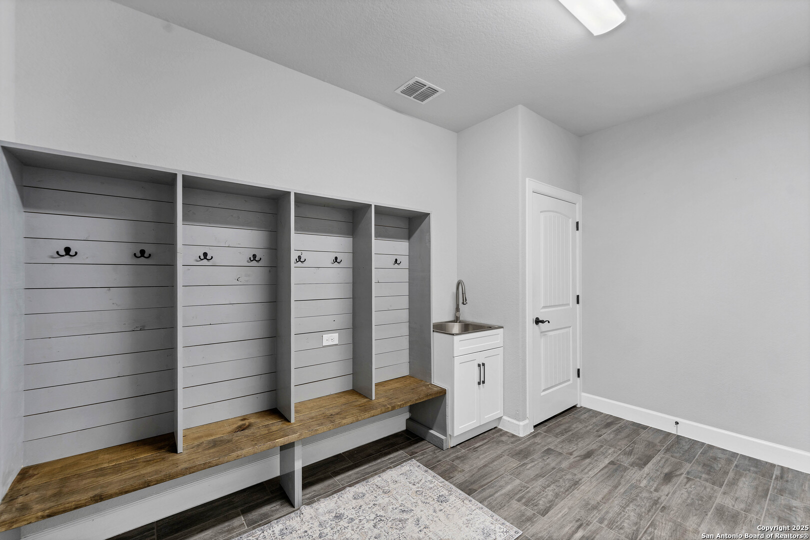 1033 Mystic Shores Boulevard Spring Branch, TX 78070 - Photo 20 of 39 a view of walk in closet