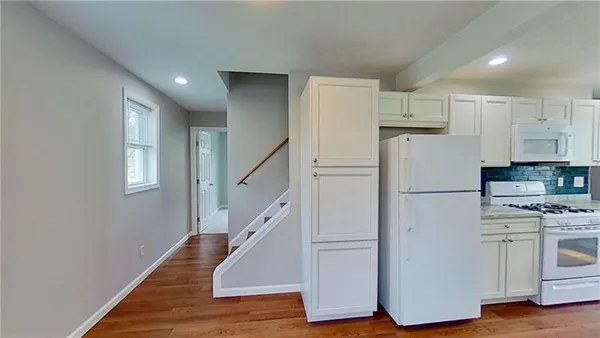 $1,995 | 1001 Fairview Drive, Bethel Park, PA 15102