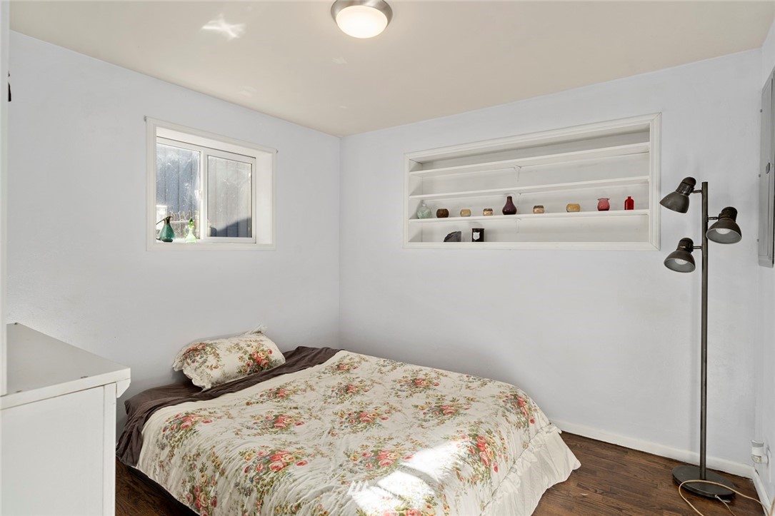 3606 Northeast 9th Street Renton, WA 98056 - Photo 16 of 19