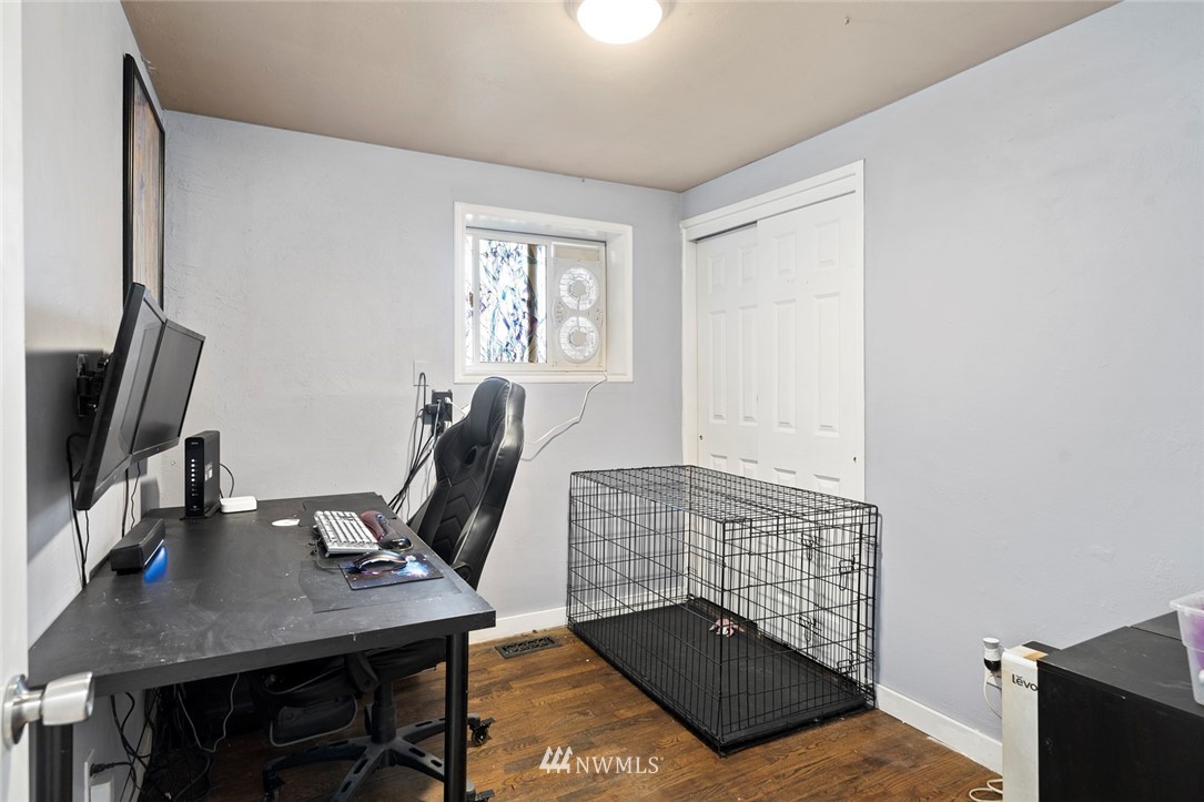 3606 Northeast 9th Street Renton, WA 98056 - Photo 17 of 19