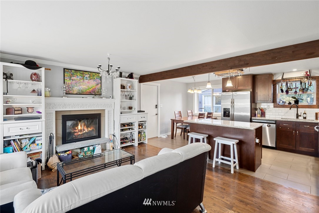 3606 Northeast 9th Street Renton, WA 98056 - Photo 3 of 19