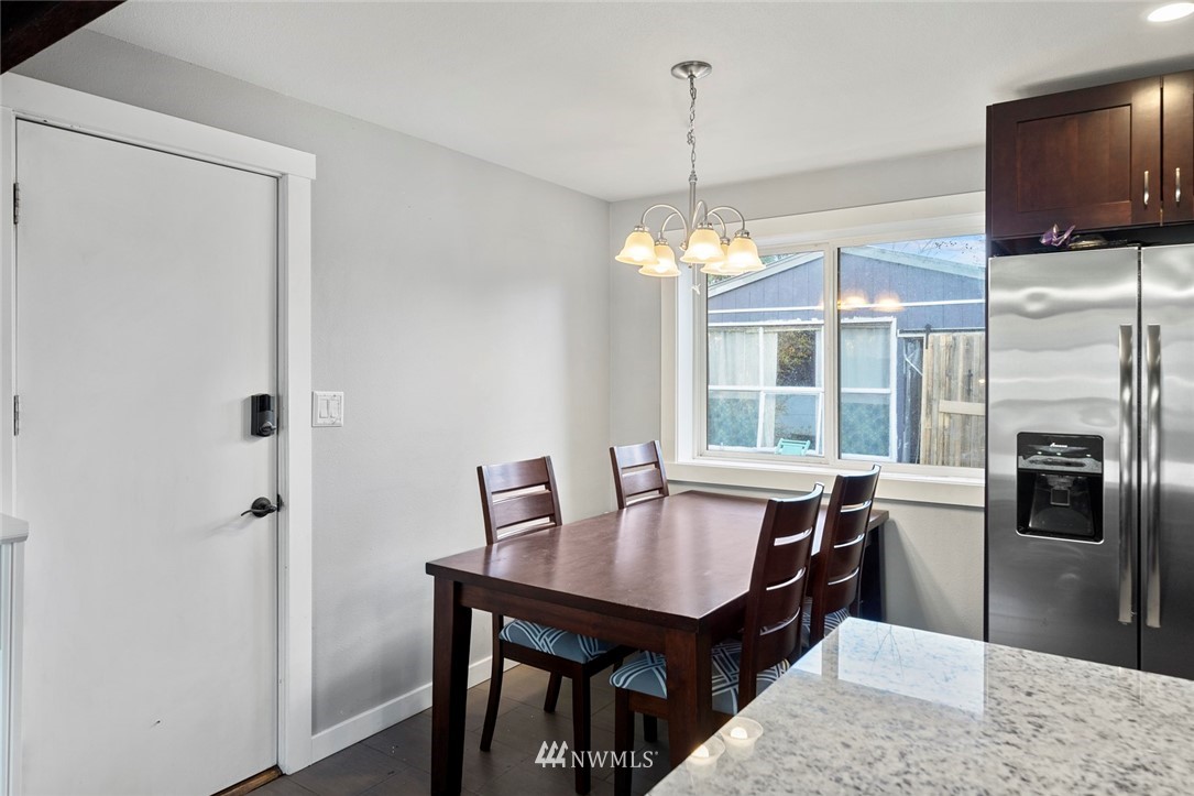 3606 Northeast 9th Street Renton, WA 98056 - Photo 8 of 19