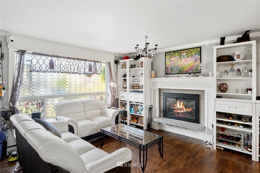3606 Northeast 9th Street Renton, WA 98056 - Photo 10 of 19