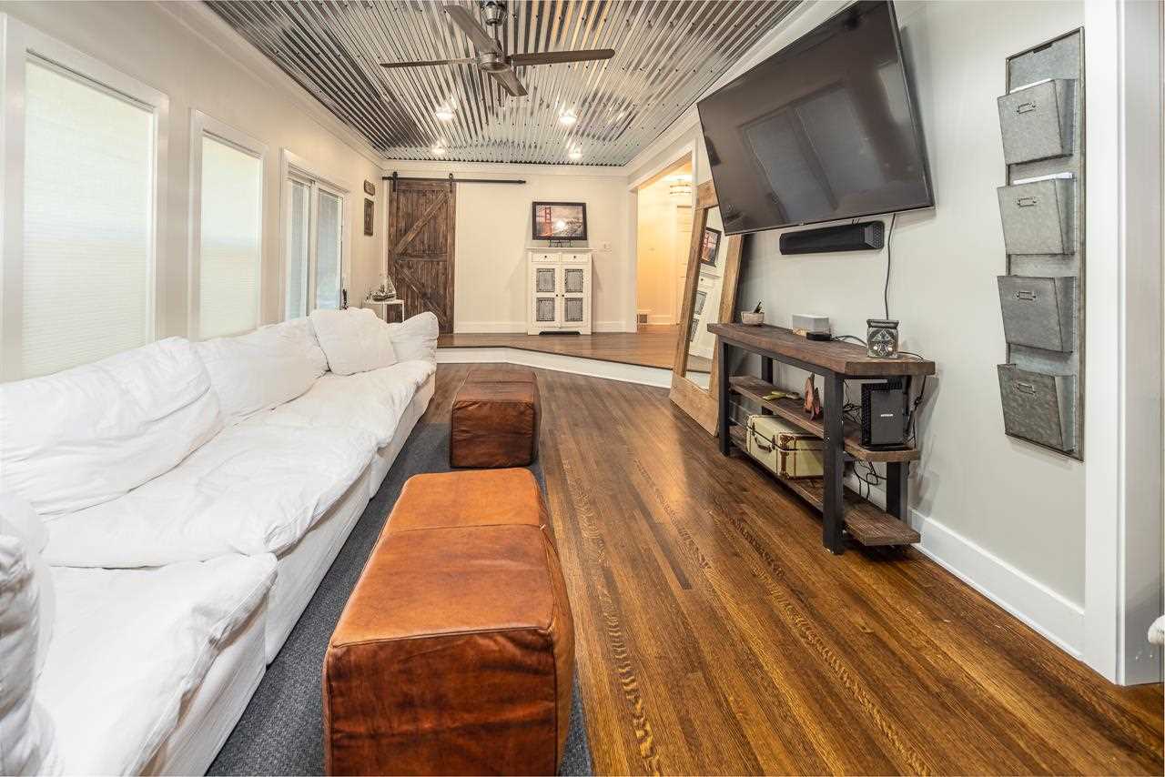 1034 Kings Park Road Memphis, TN 38117 - Photo 4 of 25 Gallery Image 4