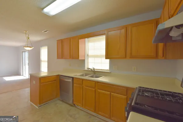 $1,950 | 147 South Fairfield Drive, Peachtree City, GA 30269