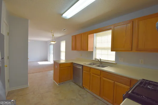 $1,950 | 147 South Fairfield Drive, Peachtree City, GA 30269