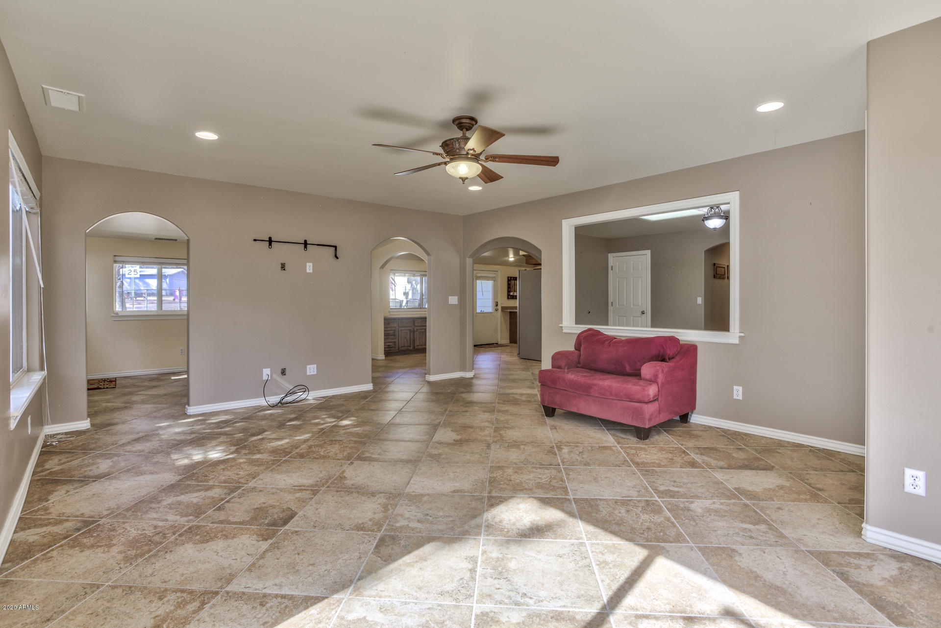 1800 North McLane Road Payson, AZ 85541 - Photo 3 of 27 Living Room