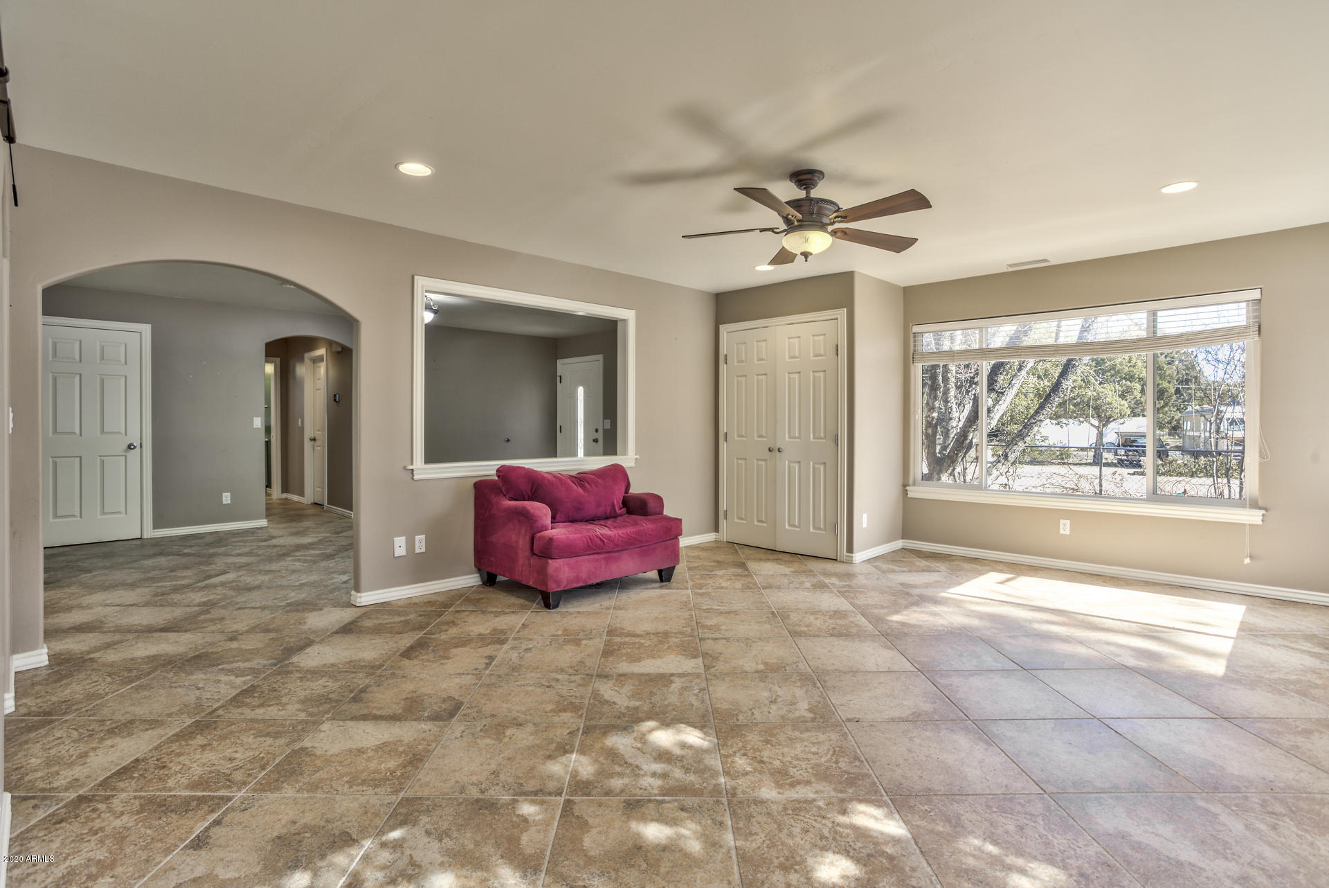 1800 North McLane Road Payson, AZ 85541 - Photo 4 of 27 Living Room (2)