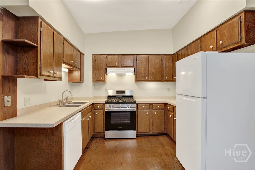 533 East Gordon Street Savannah, GA 31401 - Photo 12 of 32