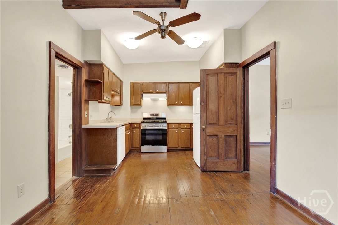 533 East Gordon Street Savannah, GA 31401 - Photo 10 of 32