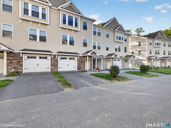 $520,000 | 34 Village Crossing, Unit 34, Niantic, CT 06357