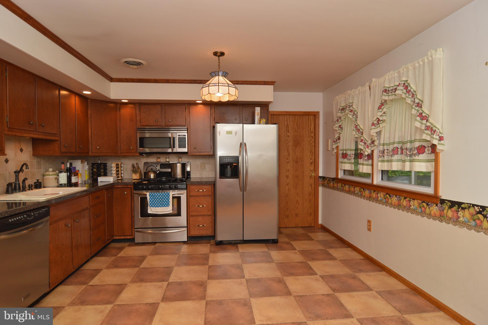 4610 Hillside Road Reading, PA 19606 - Photo 12 of 36 Gallery Image 12