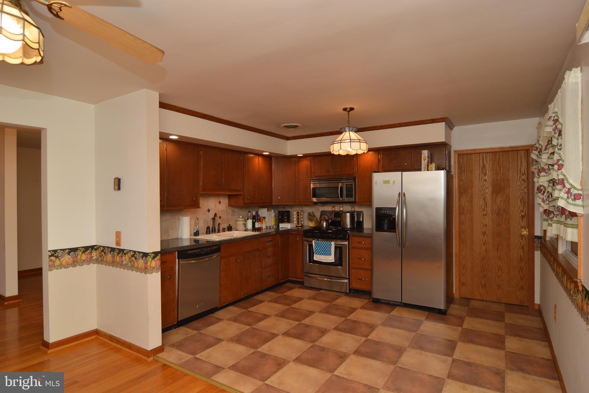 4610 Hillside Road Reading, PA 19606 - Photo 10 of 36 Gallery Image 10