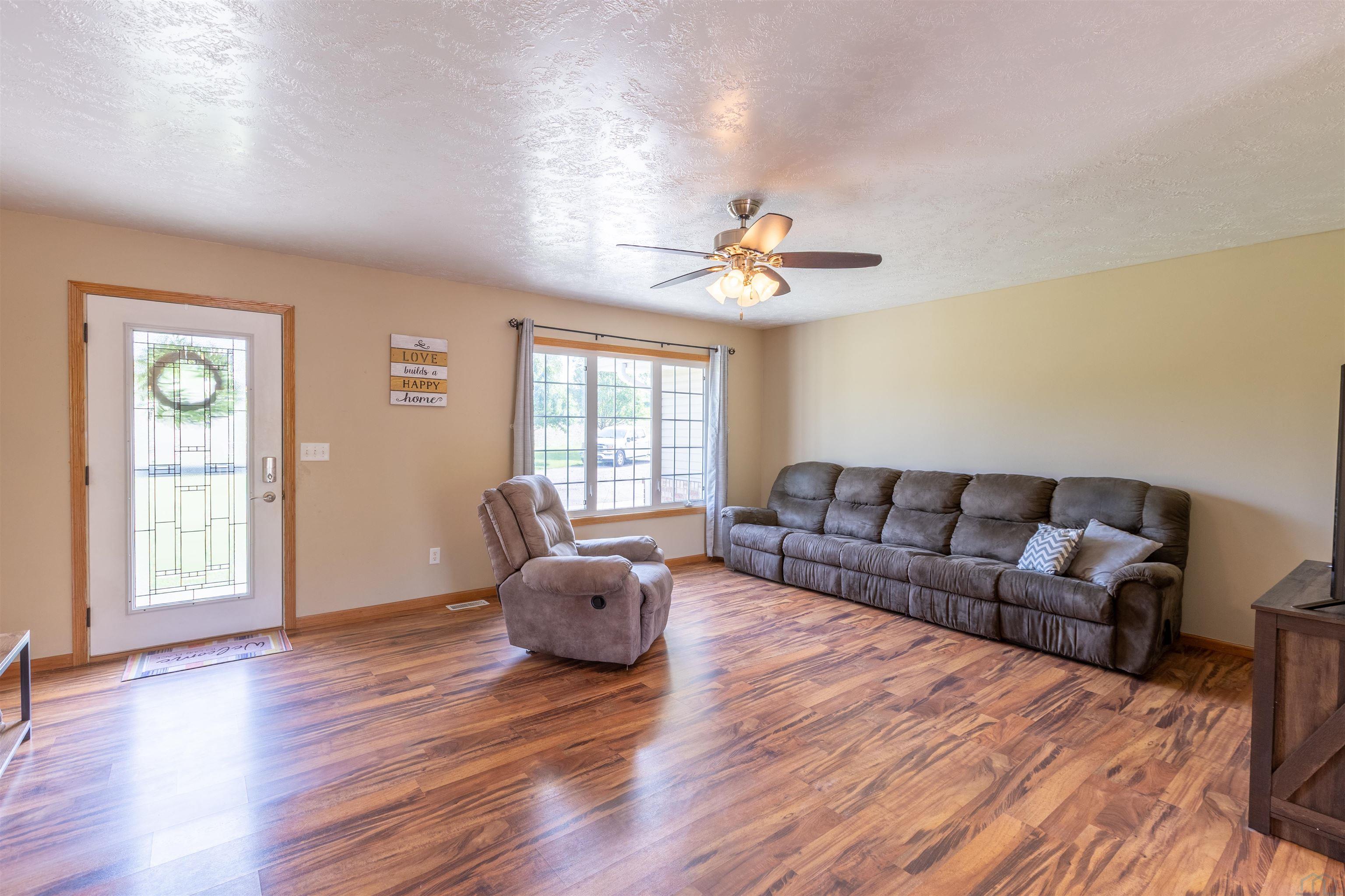 32213 Indigo Road Hinton, IA 51024 - Photo 4 of 28 Gallery Image 4
