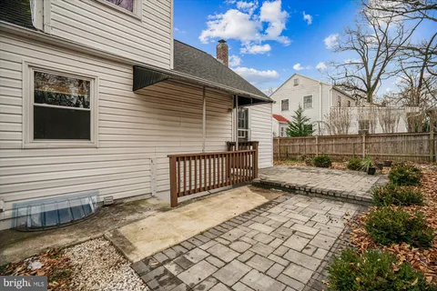 $425,000 | 9704 48th Place, College Park, MD 20740