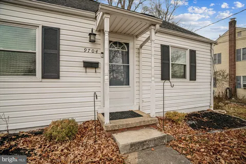 $425,000 | 9704 48th Place, College Park, MD 20740